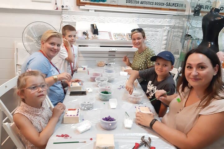 Guided Gaudí Mosaic Class for Adults and Kids in Barcelona 1 Hr