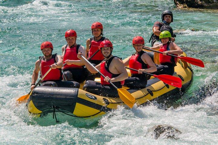 Rafting avventura sul fiume Soca a Bovec con foto