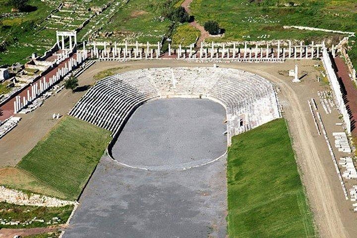 ギリシャの古代メッセネとオリンピアの 2 日間ツアー