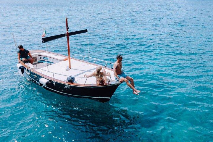 Full day on a private boat to discover Capri