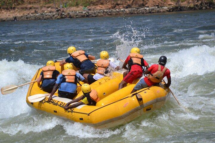 Tirolesa privada de 2 dias e rafting no rio Nilo de Kampala