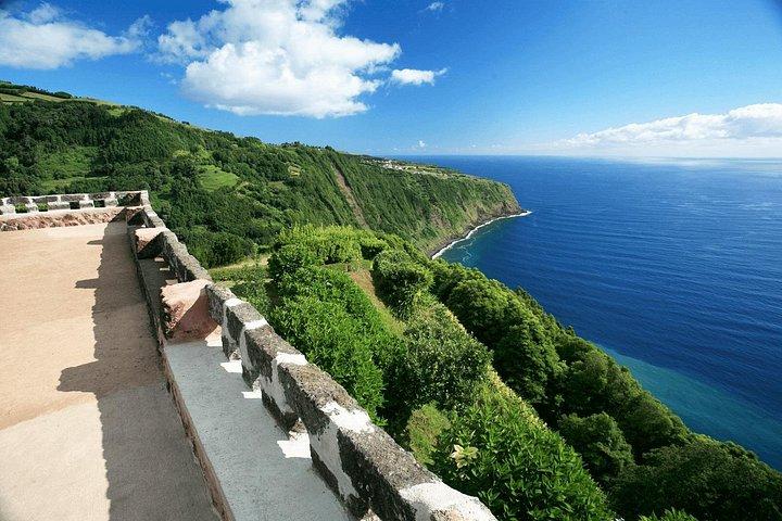ノルデステ島1日観光＆滝ツアー（ランチ付き）