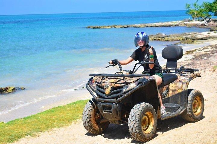 ネグリルのジャムウェスト ATV オフロード アドベンチャー & ジップライン コンボ