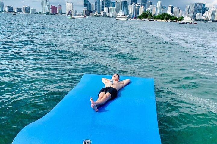Miami: alquiler de barco privado con capitán, bancos de arena y más