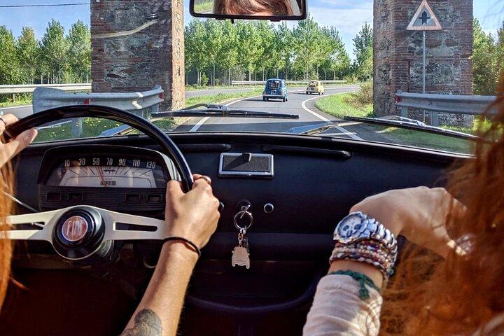 フィアット 500 セルフ ツアー: ヴィンテージカーでトスカーナの田園地帯を訪問