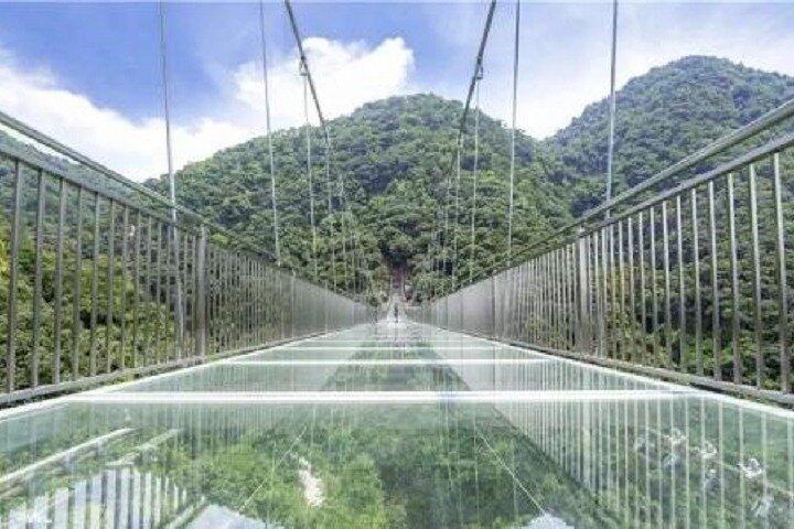 Tour privado Skywalk Glass Bridge Waterfall Mountain Ancient Cave