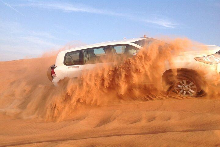 Safari dans le désert et sandboarding avec dîner à Dubaï