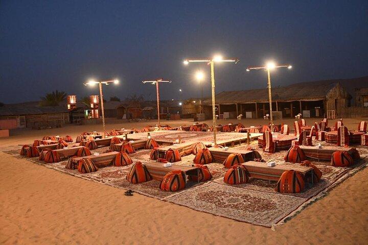 Sand, sol och kul i Dubai Desert Dune Bashing Safari