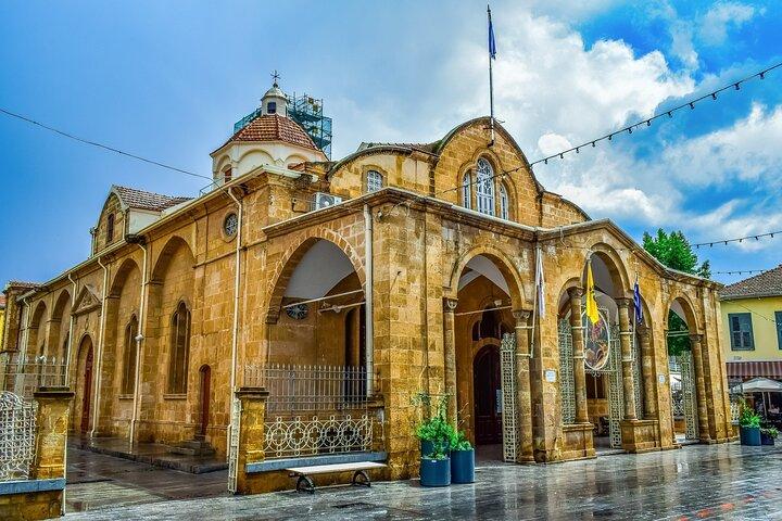 Full Day Tour in Nicosia: Split in Two