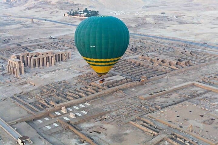 Sunrise Hot air balloon Ride in Luxor