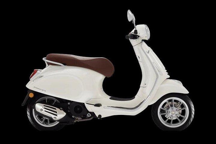 ソレント発、ベスパ プリマベーラ 125cc スクーターレンタル