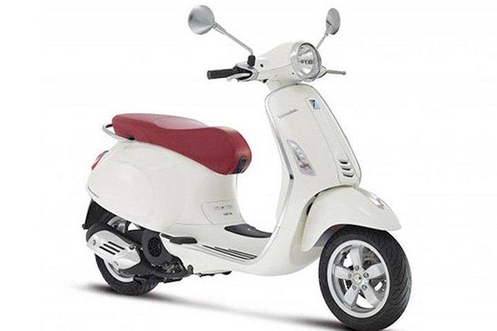 ソレント発、ベスパ プリマベーラ 125cc スクーターレンタル