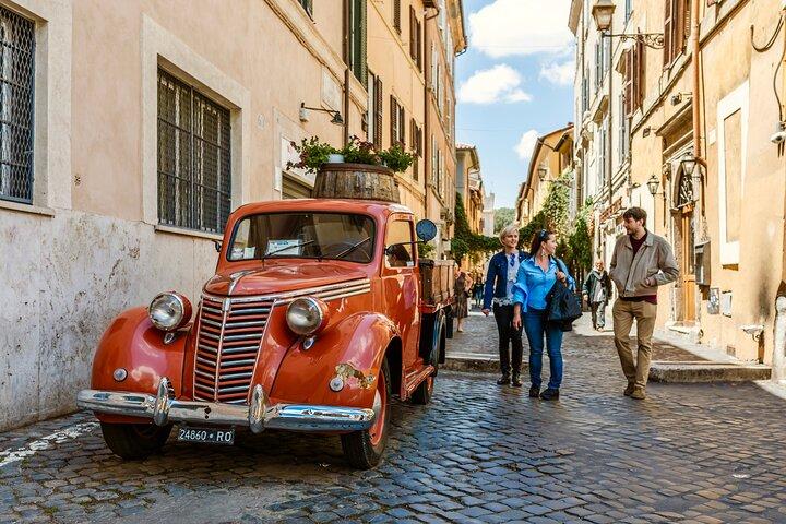 Rome Like a Local: Private & Custom Walking Tour with a Guide