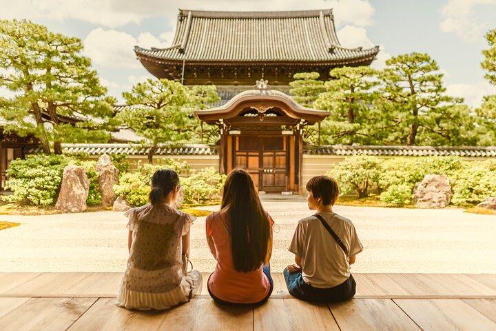 Kyoto Private & Personalized Half Day Walking Tour com um local