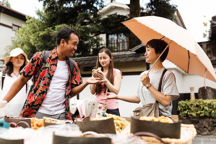 Kyoto Private & Personalized Half Day Walking Tour com um local