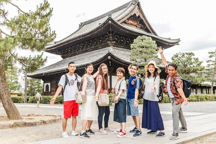 Kyoto Private & Personalized Half Day Walking Tour com um local