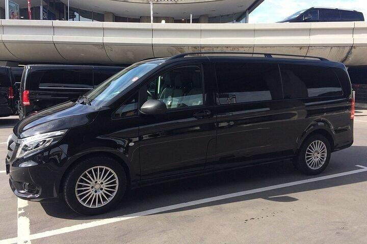Privé retourtransfer van Parijs Hotels naar Moulin Rouge