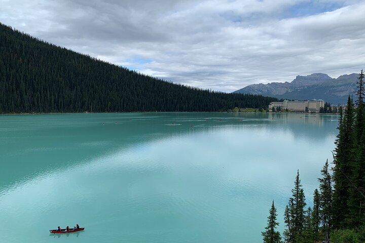 Tour privado para hasta 24 invitados de Lake Louise y Icefield Parkway