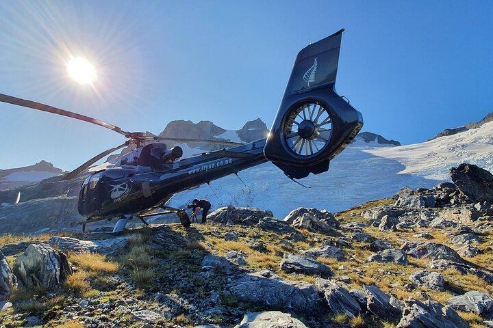 Punti salienti di Milford e Fiordland Tour in elicottero da Queenstown
