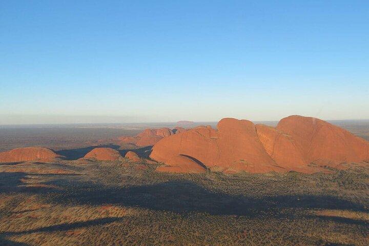 25 - Minuten Uluru und Kata Tjuta Rundflug