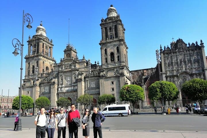PRIVATE TOUR Historic Center, Xochimilco, Coyoacan and San Angel.