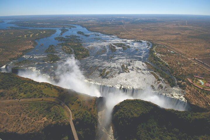 Helicopter Flight 25 Minute Scenic (Zimbabwe)