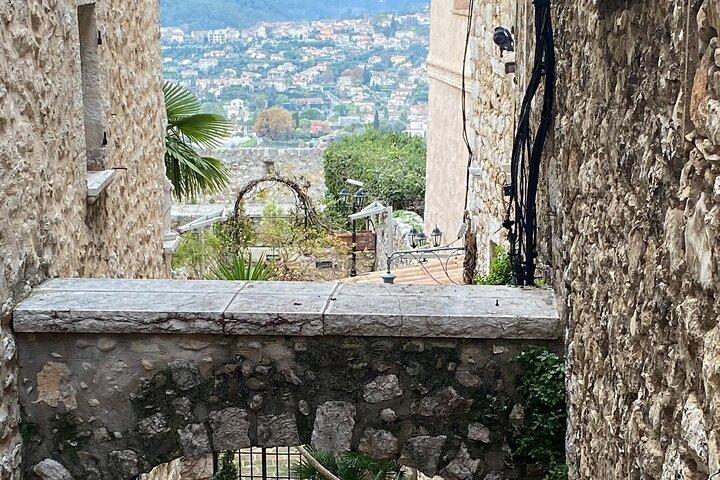 Tour di mezza giornata per piccoli gruppi di Saint-Paul-de-Vence, Antibes e Cannes da Nizza