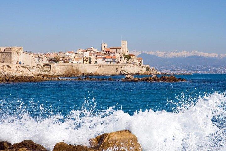 Tour di mezza giornata per piccoli gruppi di Saint-Paul-de-Vence, Antibes e Cannes da Nizza