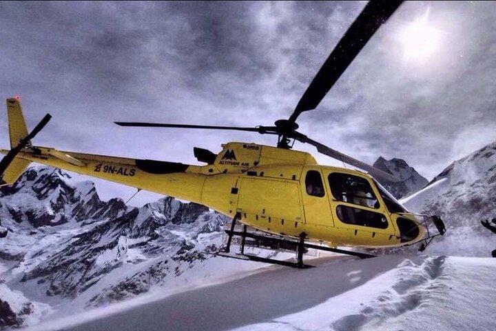 Hubschrauberrundflug in die Annapurna-Region mit Landung im Basislager