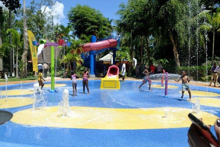 Dunn's River Falls og Ocho Rios Shopping Tour fra Montego Bay Hotels