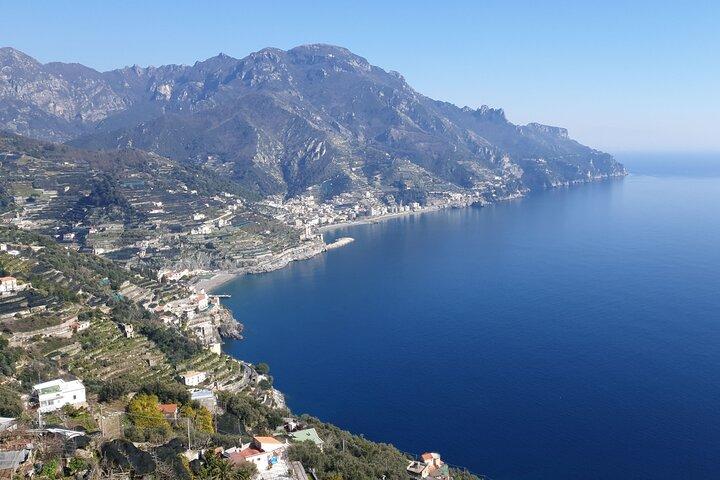 Höjdpunkter på Amalfikusten : Rundtur i liten grupp från Sorrento