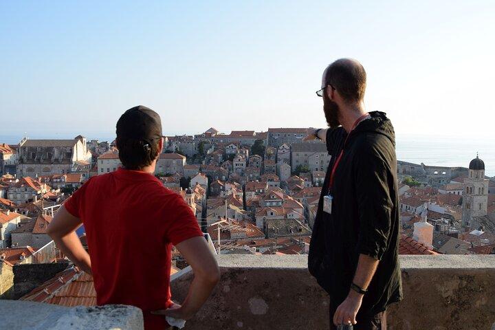 Walls Of Dubrovnik: 地元の人との小グループウォーキングツアー