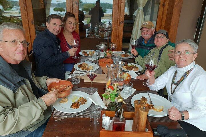 Comida e bebida combinada privada de Sibenik e histórico
