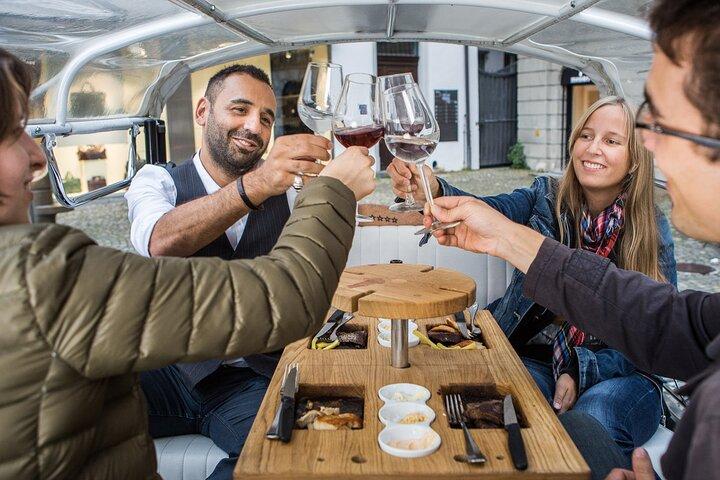 Tour eTukTuk de Zurique - Hot Stone BBQ e Vinho