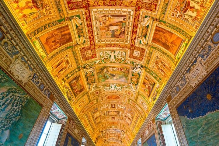 Vatican Museums Sistine Chapel tour with Access to St. Peters
