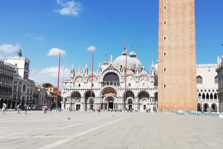 Veneza em um dia: Cidade Walk, Murano & Burano com almoço