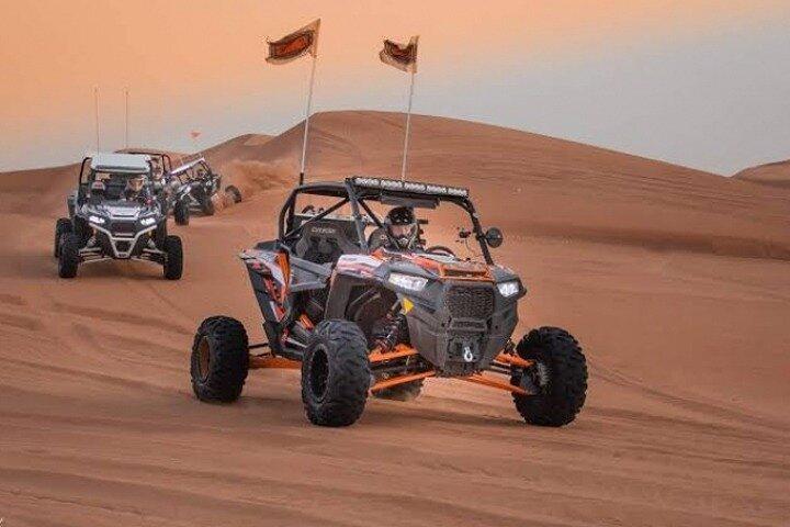 Safari d'une journée dans le désert avec balade en buggy dans les dunes à Dubaï