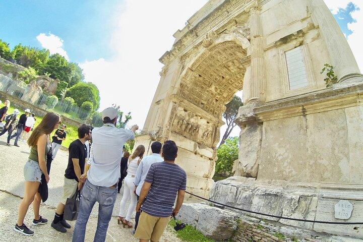 Tour privado de Coliseo Arena con entrada al Foro Romano