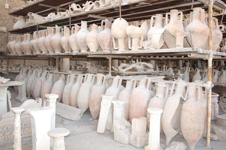 Pompeii Skip-The-Line Experience with Easy Lunch Included