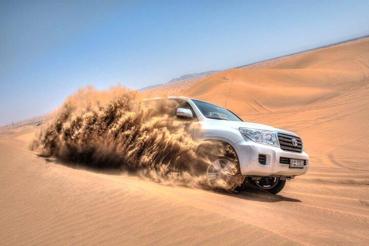 Dubai: Aften Red Dunes Safari, BBQ middag og live shows