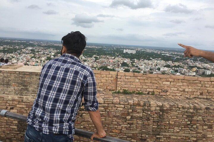 Tagesausflug nach Taj Mahal & Agra Fort von Delhi mit dem Auto