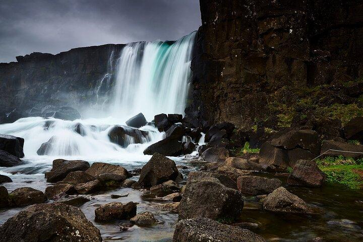 Excursión de un día al Golden Circle y al manantial de aguas termales en Jeep 4WD de Reykjavik