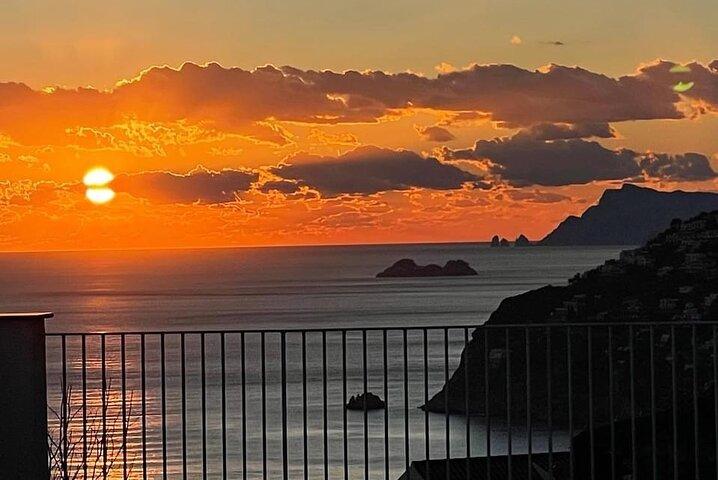 Passeio de um dia pela costa de Amalfi saindo de Sorrento (dia inteiro)