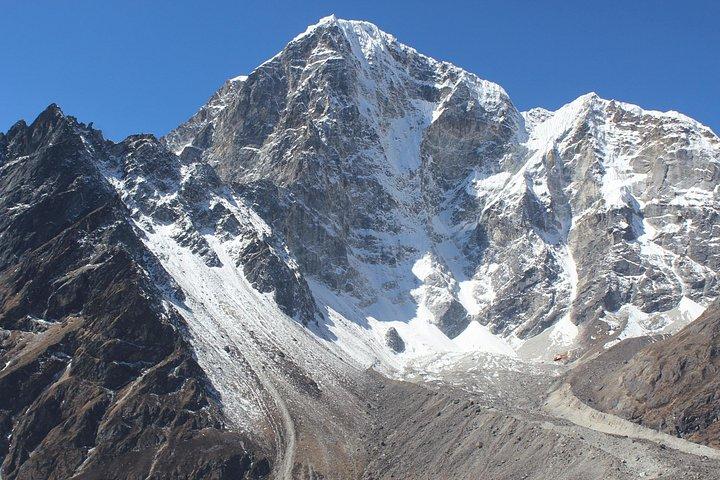 Gokyo Lakes with Renjo Pass Trek