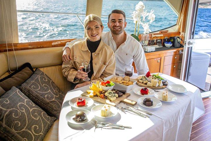 Private Sydney Harbour Lunch Cruise Including Unlimited Drinks
