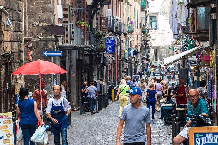 Naples Walking Tour och Street Food Market