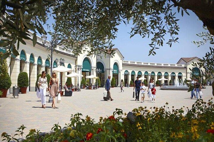 Excursão de compras privada do Serravalle Designer Outlet saindo de Milão