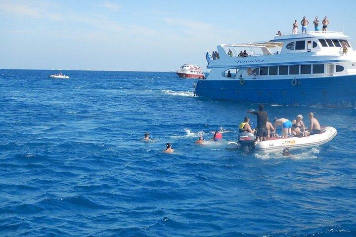 ルクソールからサファガのユートピア島への素晴らしいシュノーケリング旅行