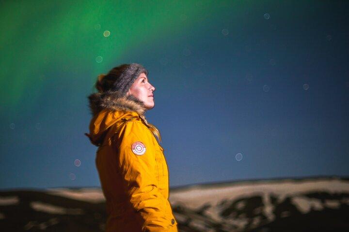 Reykjavik : tour guidato dell'aurora boreale con cacao caldo e foto