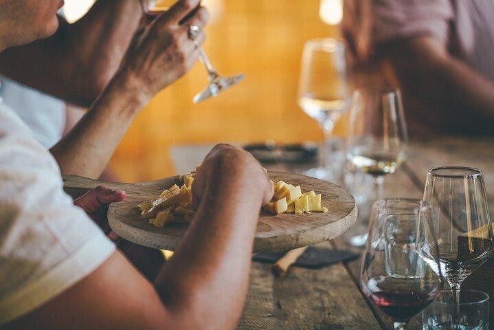 Excursão privada aos vinhos Langhe e Barolo saindo de Milão